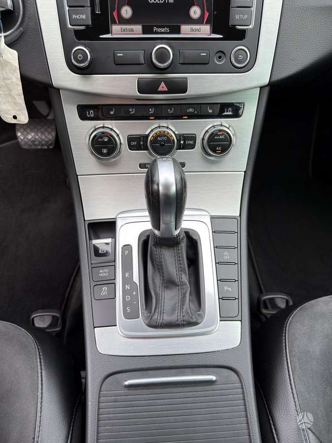 Volkswagen Passat 2013 — photo 27