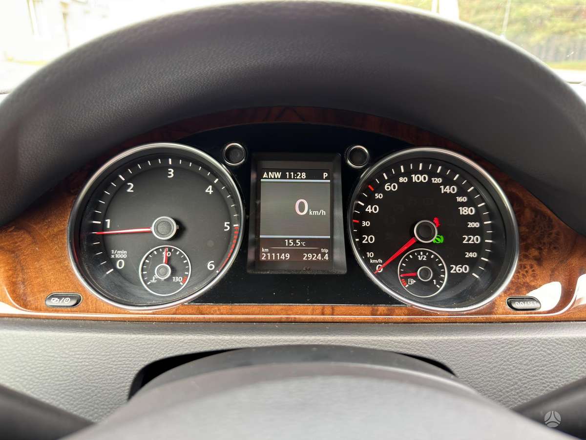 Volkswagen Passat 2013 — photo 32