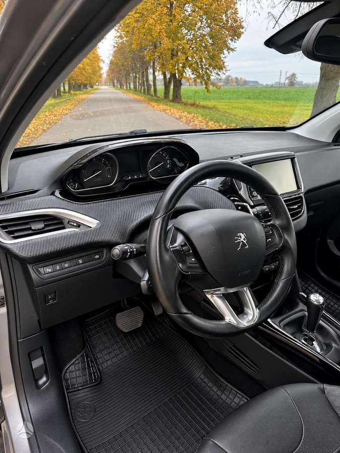 Peugeot 2008 2015 — photo 12