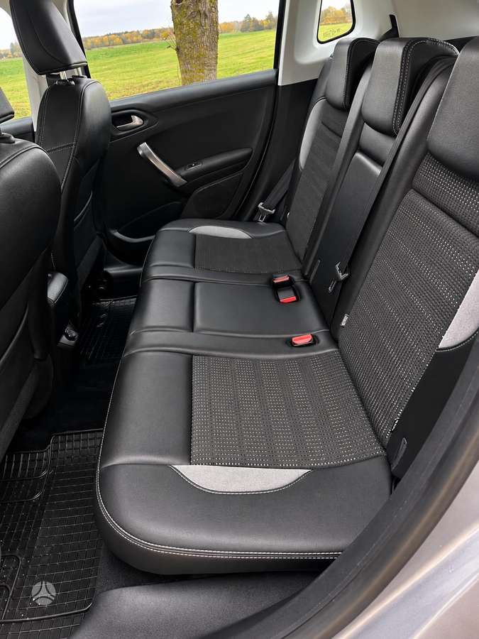 Peugeot 2008 2015 — photo 15
