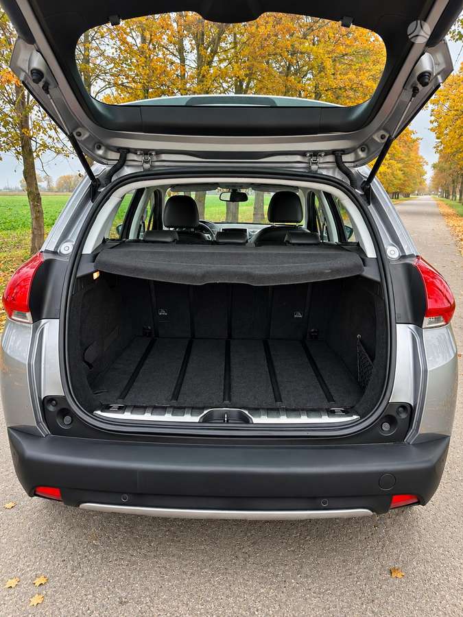 Peugeot 2008 2015 — photo 16