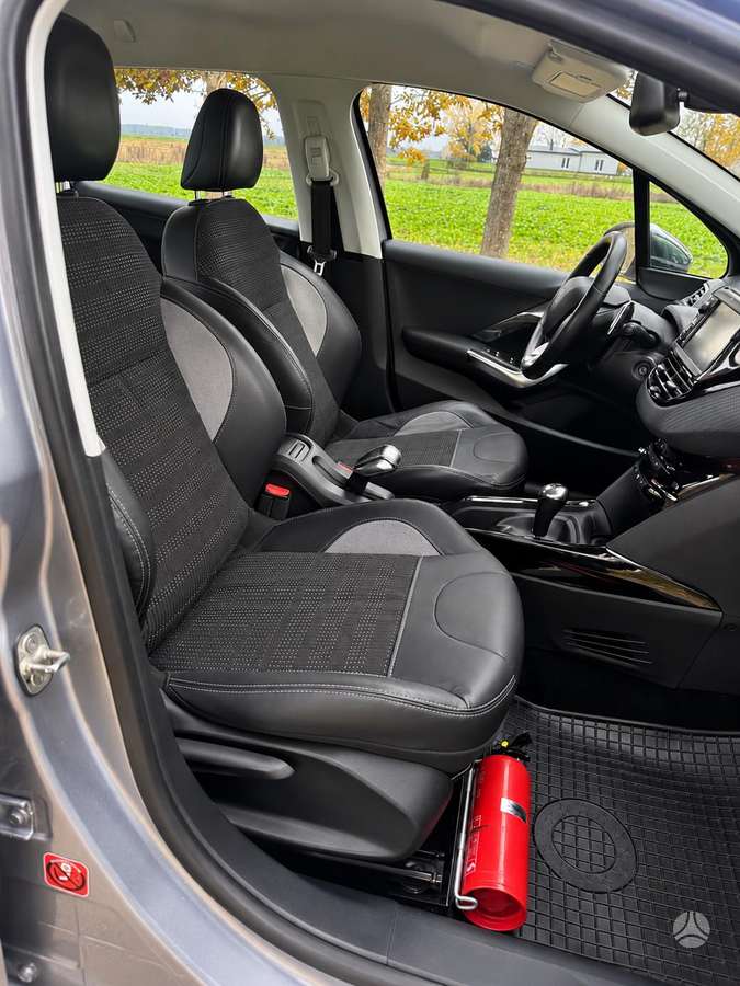 Peugeot 2008 2015 — photo 18