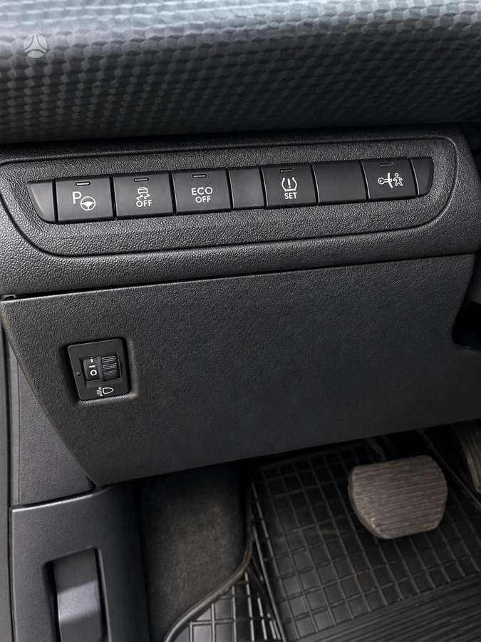 Peugeot 2008 2015 — photo 19