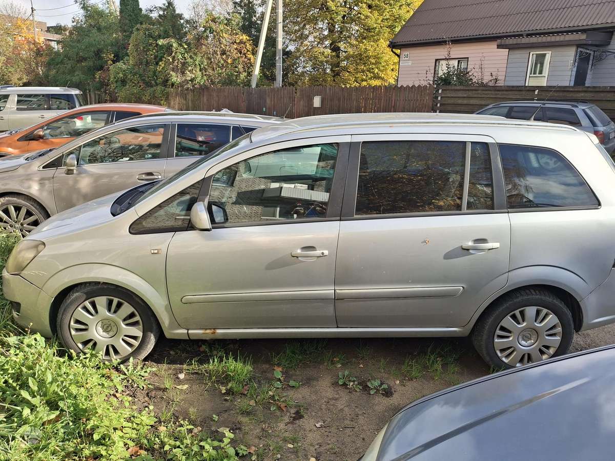 Opel Zafira 2009 — photo 7