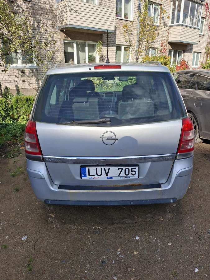 Opel Zafira 2009 — photo 8