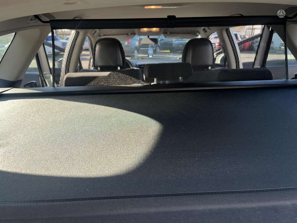 Toyota Avensis 2010 — photo 18