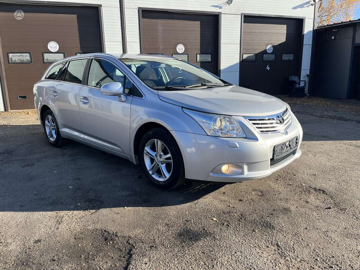 Toyota Avensis 2010 — engine 1598 cm³, 132 HP (97kW)