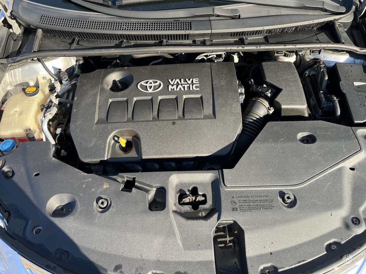 Toyota Avensis 2010 — photo 7