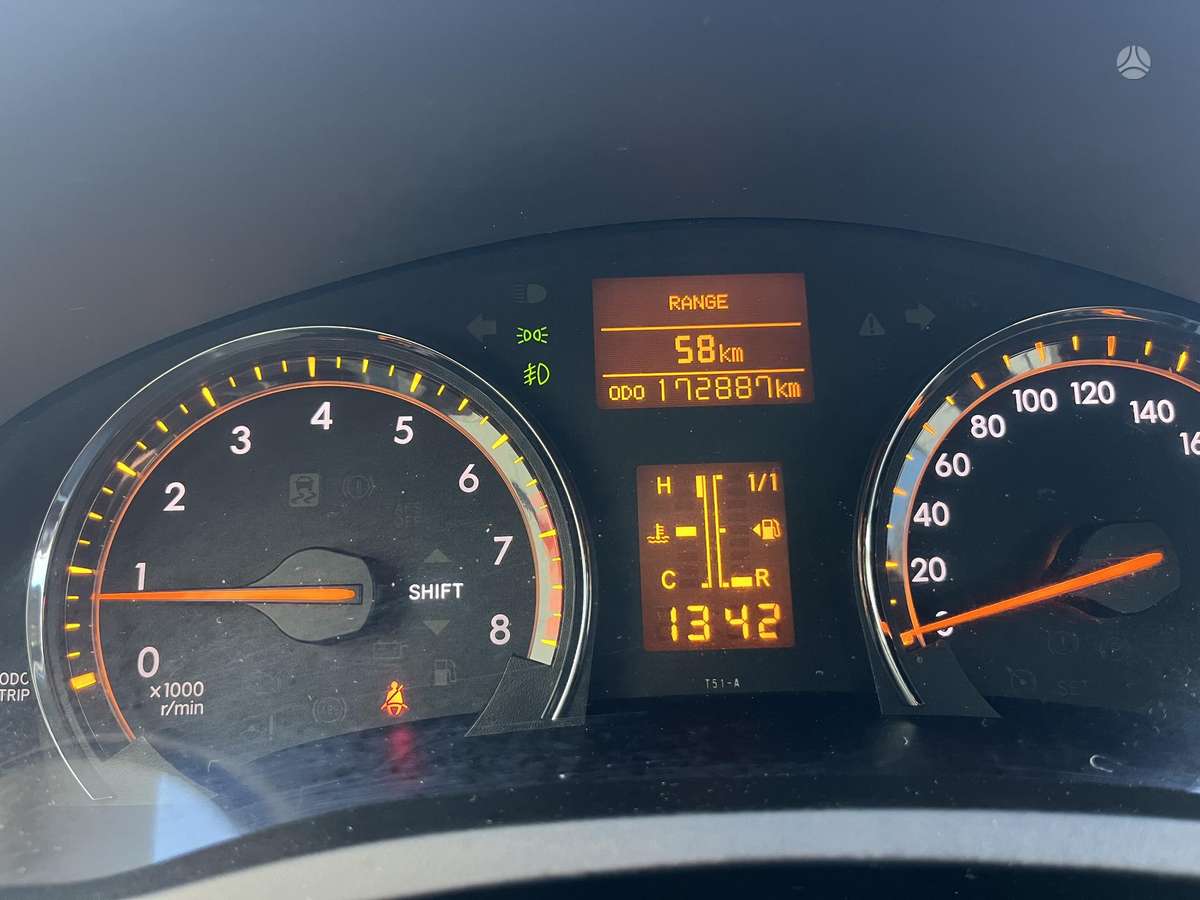 Toyota Avensis 2010 — photo 9