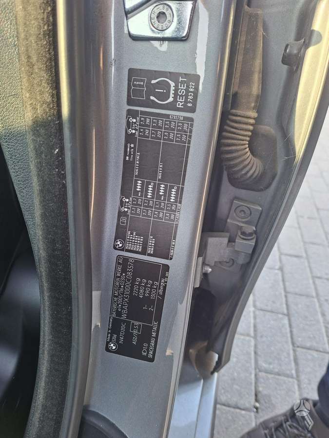 BMW 520 2009 — photo 15