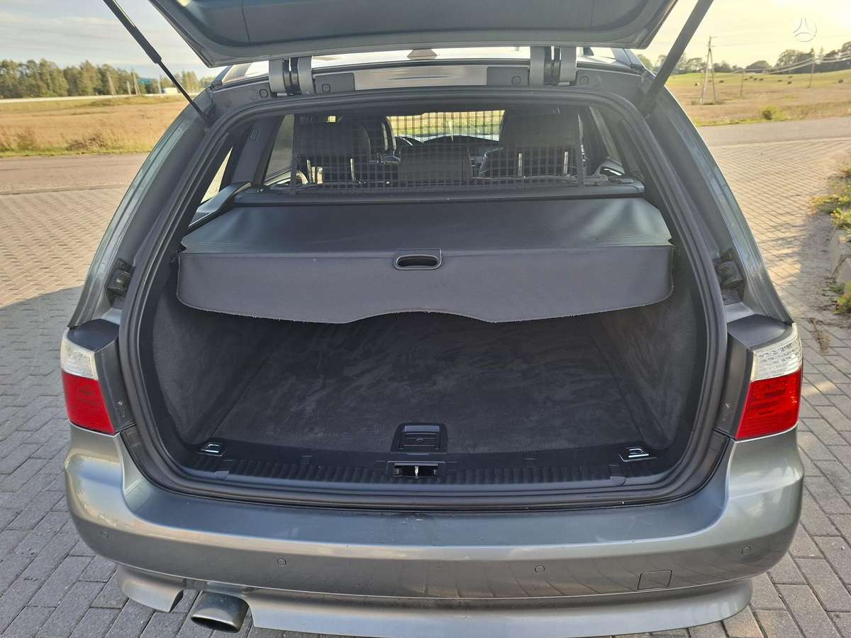 BMW 520 2009 — photo 9