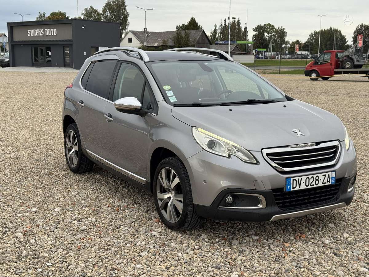 Peugeot 2008 2014 — салон