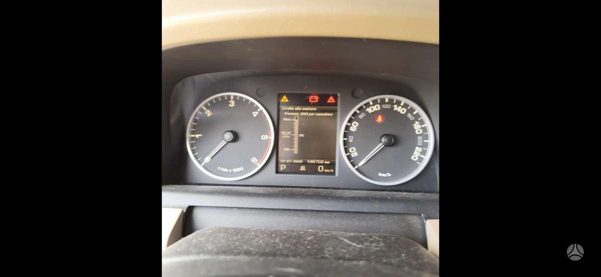 Land Rover 2010 — engine 2993 cm³, 245 HP (180kW)