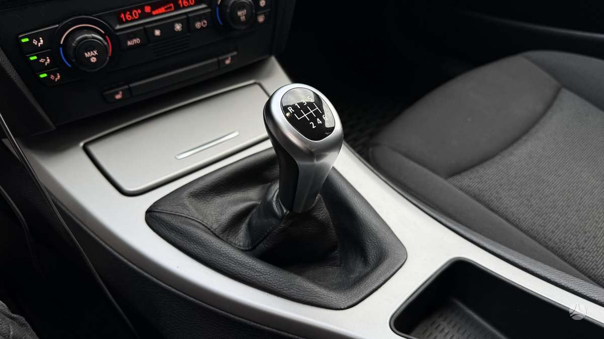 BMW 320 2006 — photo 22