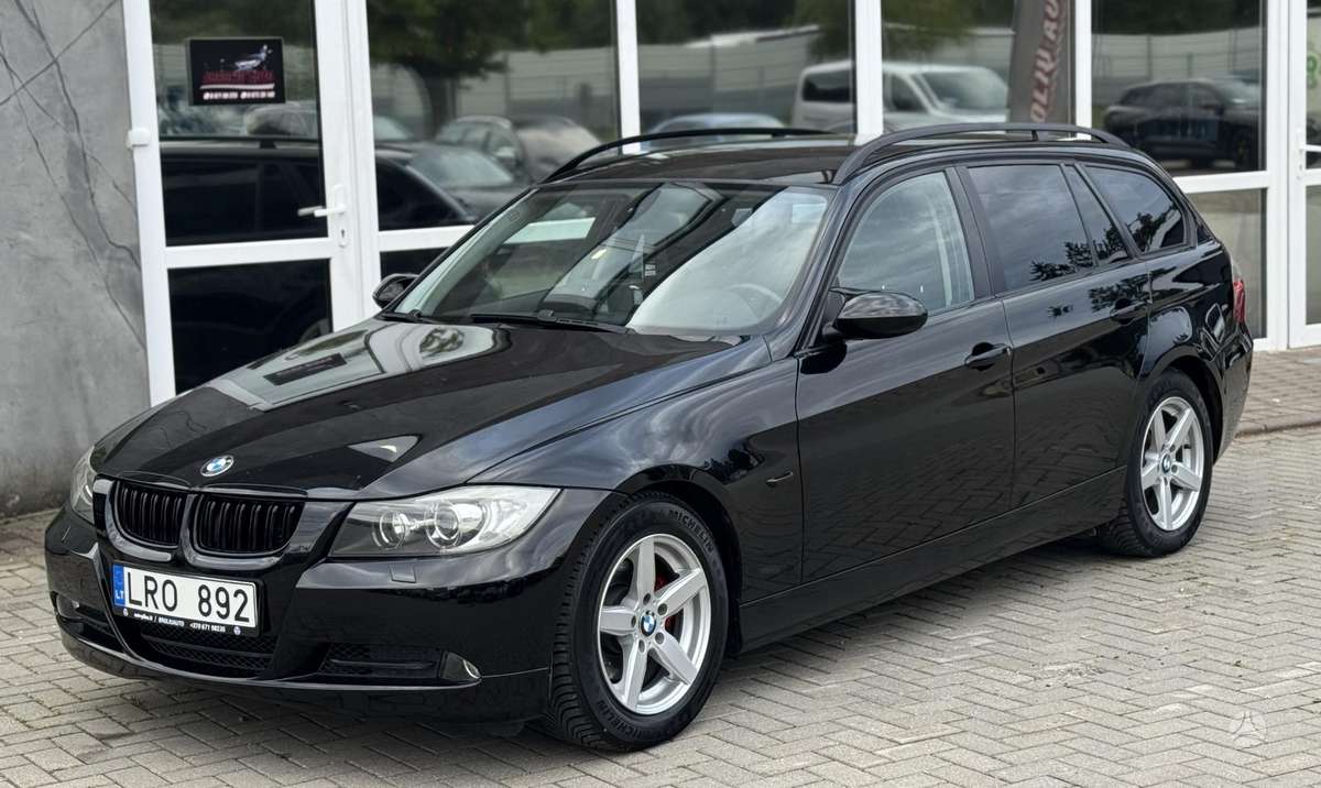 BMW 320 2006 — interior