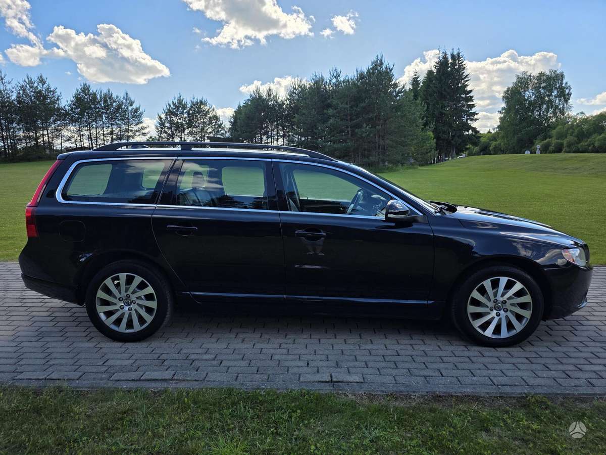 Volvo V70 2012 — photo 13