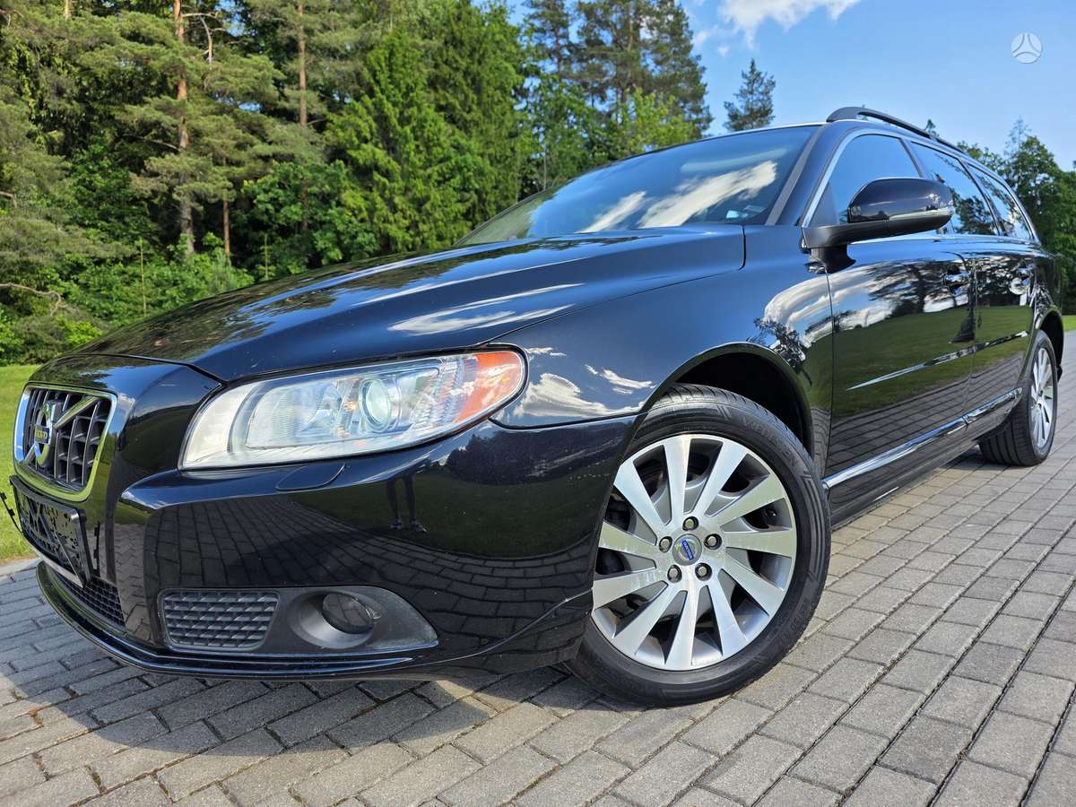 Volvo V70 2012 — photo 18