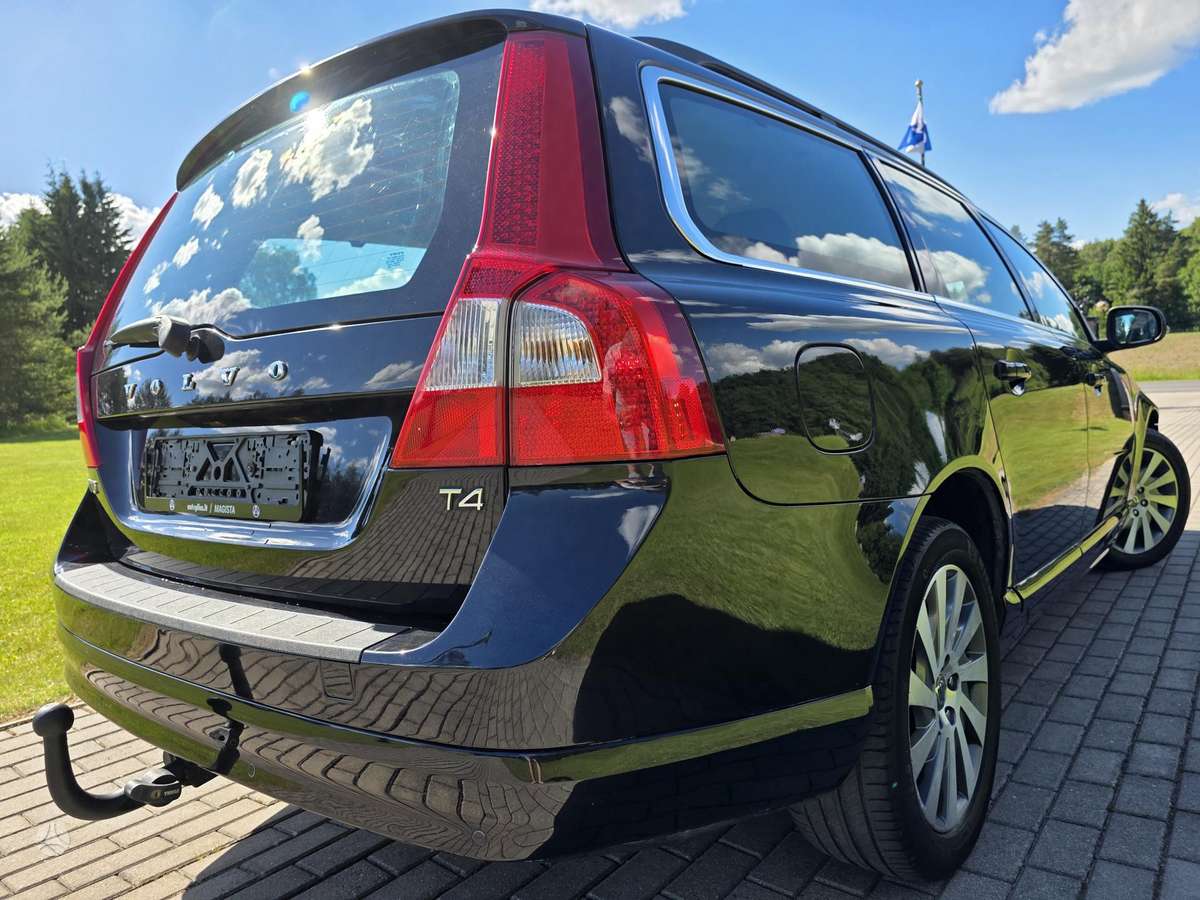 Volvo V70 2012 — photo 19