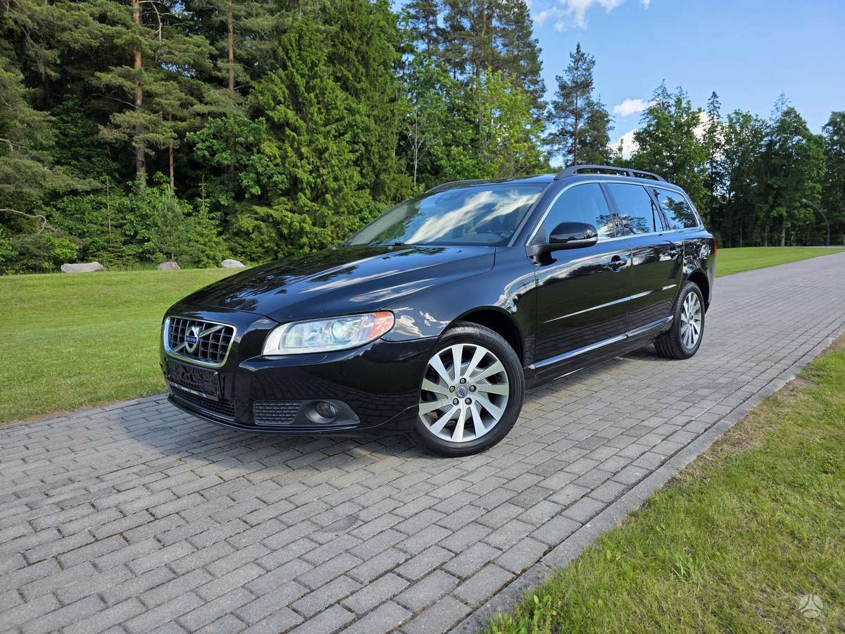 Volvo V70 2012 — photo 23