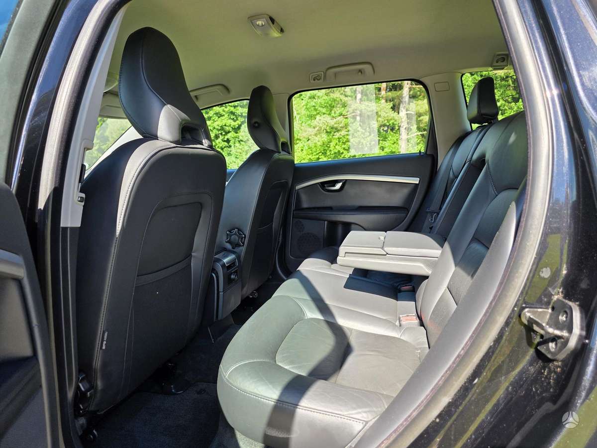 Volvo V70 2012 — photo 27