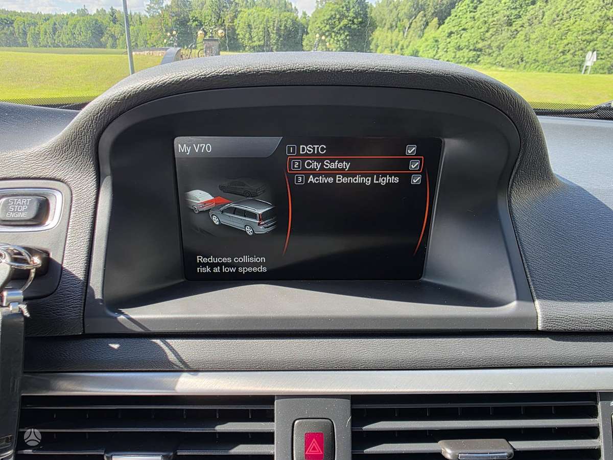 Volvo V70 2012 — photo 38
