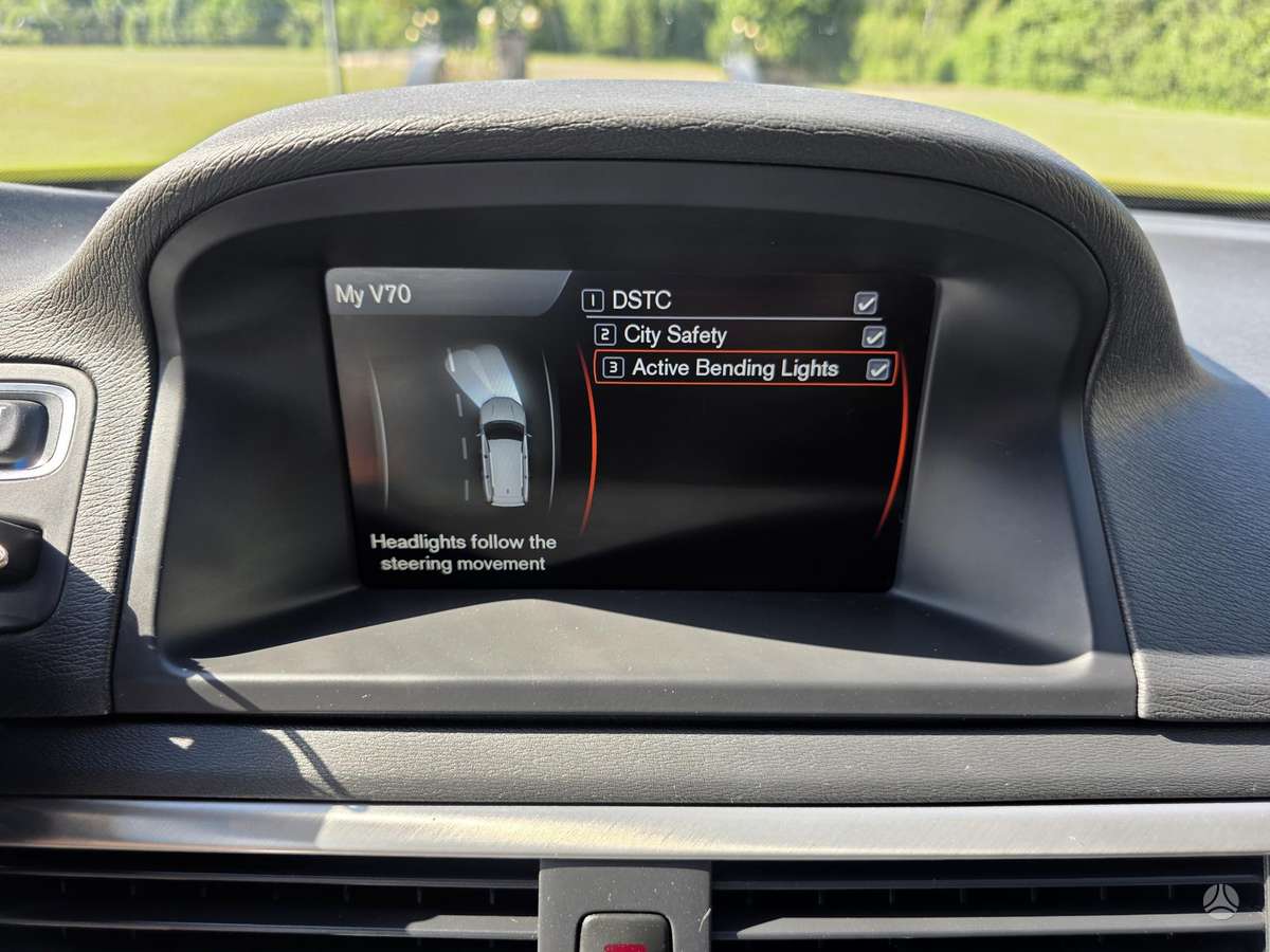 Volvo V70 2012 — photo 39