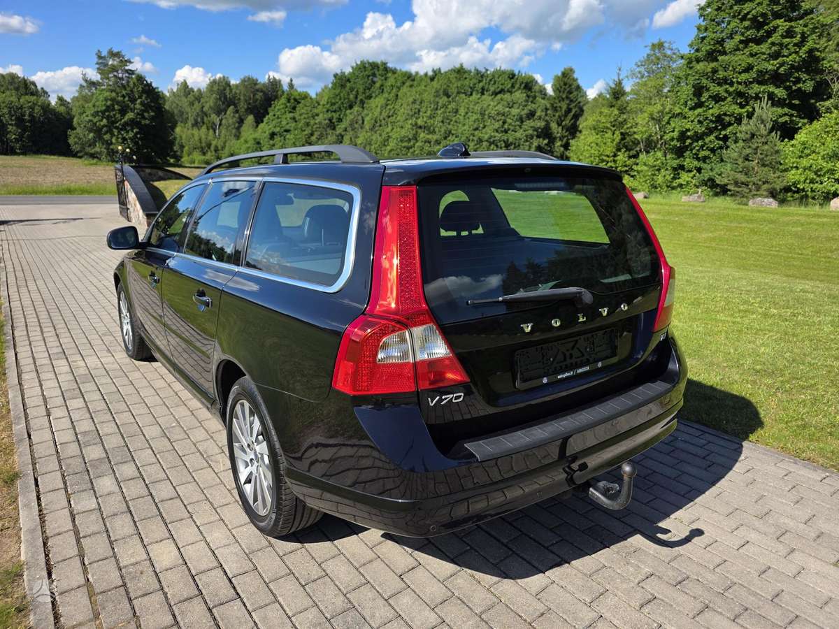 Volvo V70 2012 — engine 1595 cm³, 179 HP (132kW)