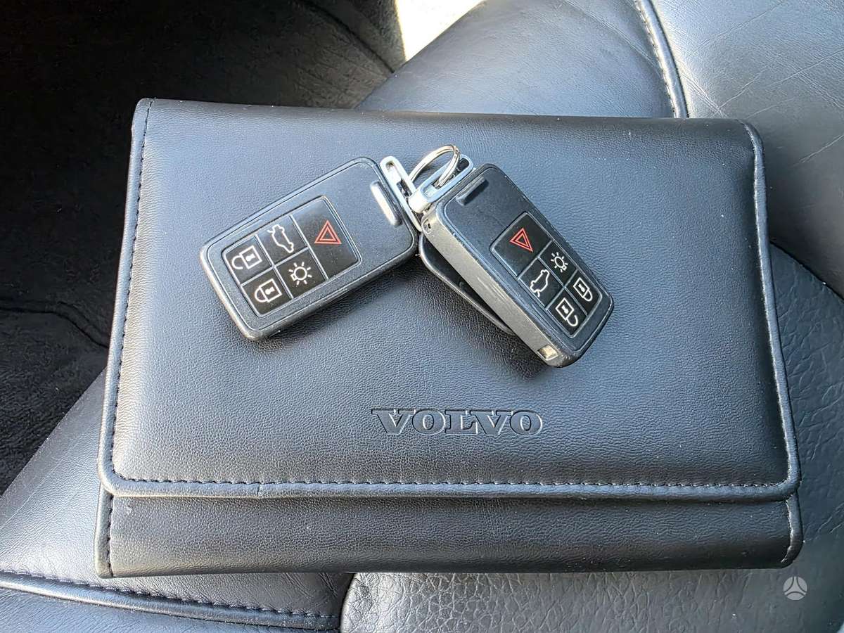 Volvo V70 2012 — photo 40