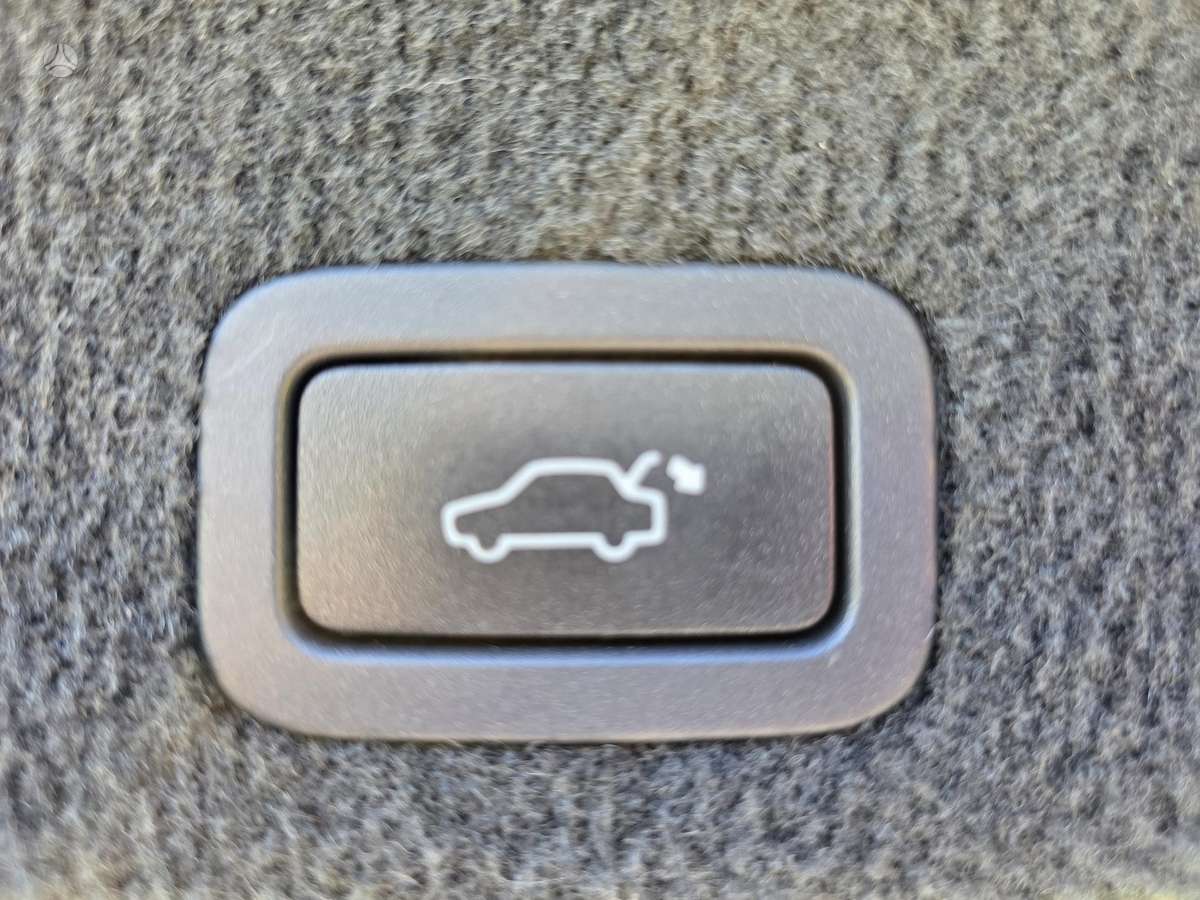 Volvo V70 2012 — photo 42