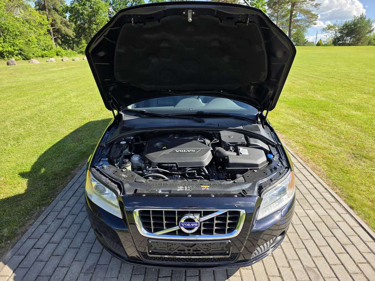 Volvo V70 2012 — photo 44