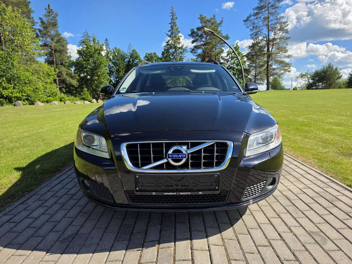 Volvo V70 2012 — photo 7