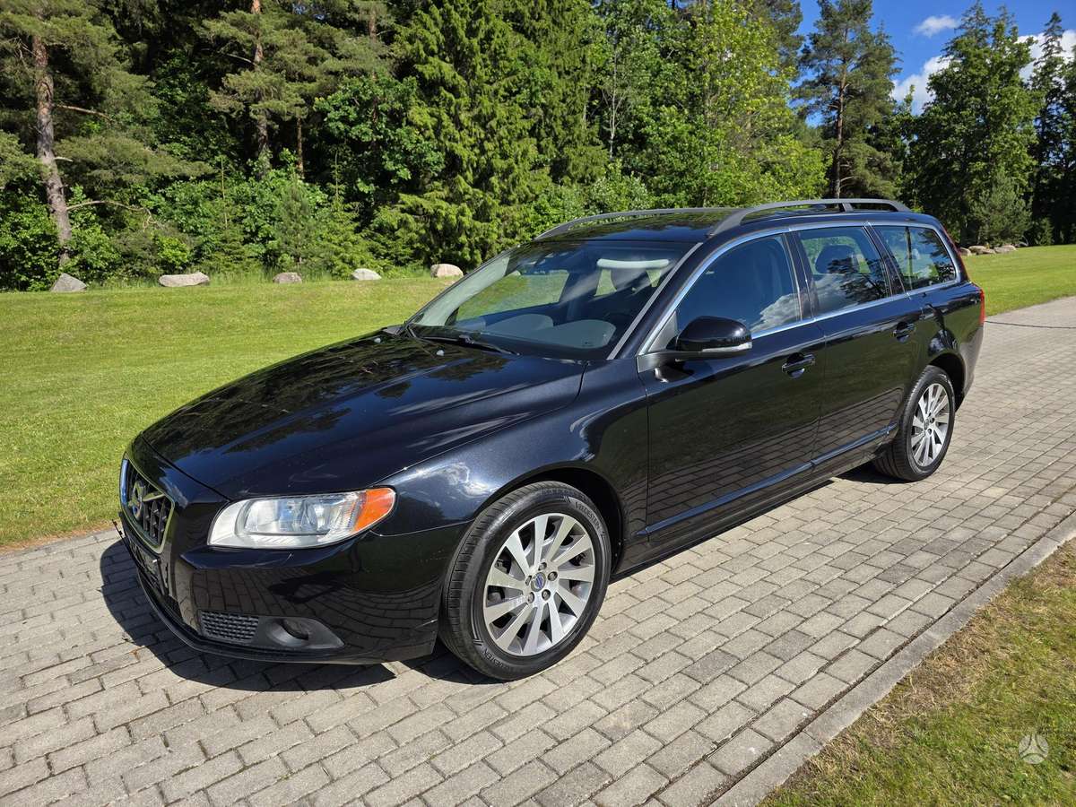 Volvo V70 2012 — photo 8