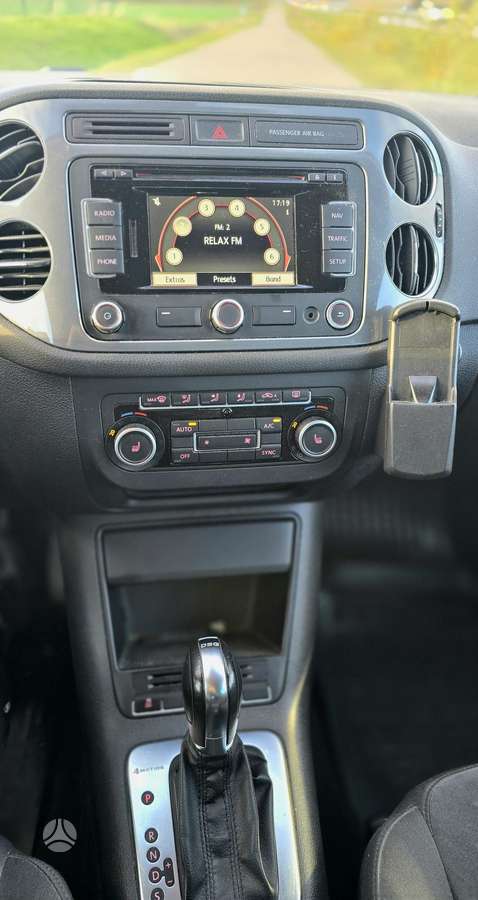 Volkswagen Tiguan 2013 — photo 10