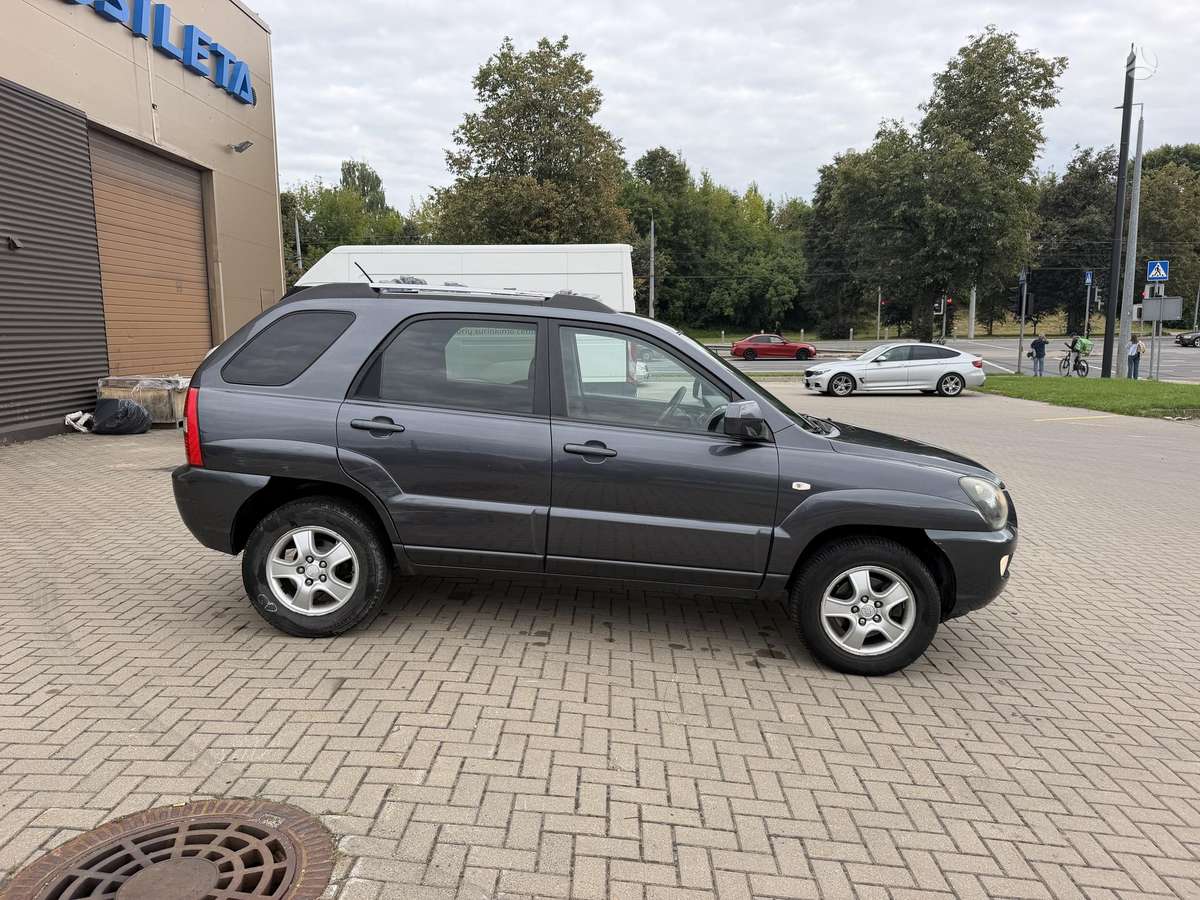 Kia Sportage 2008 — rear view