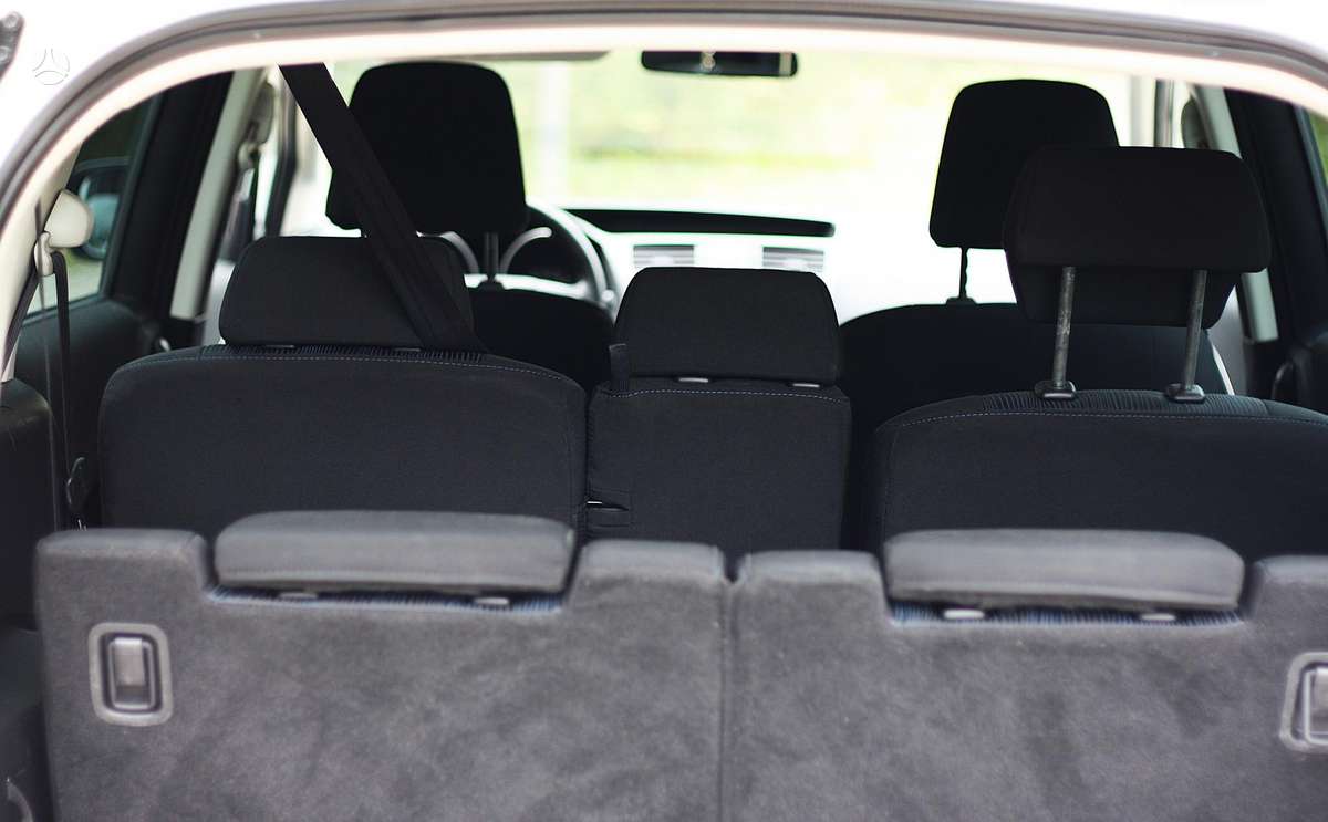 Mazda 5 2012 — photo 13