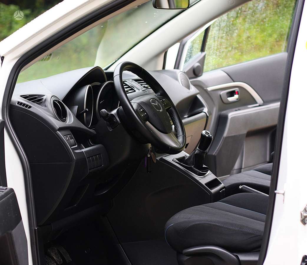 Mazda 5 2012 — photo 14