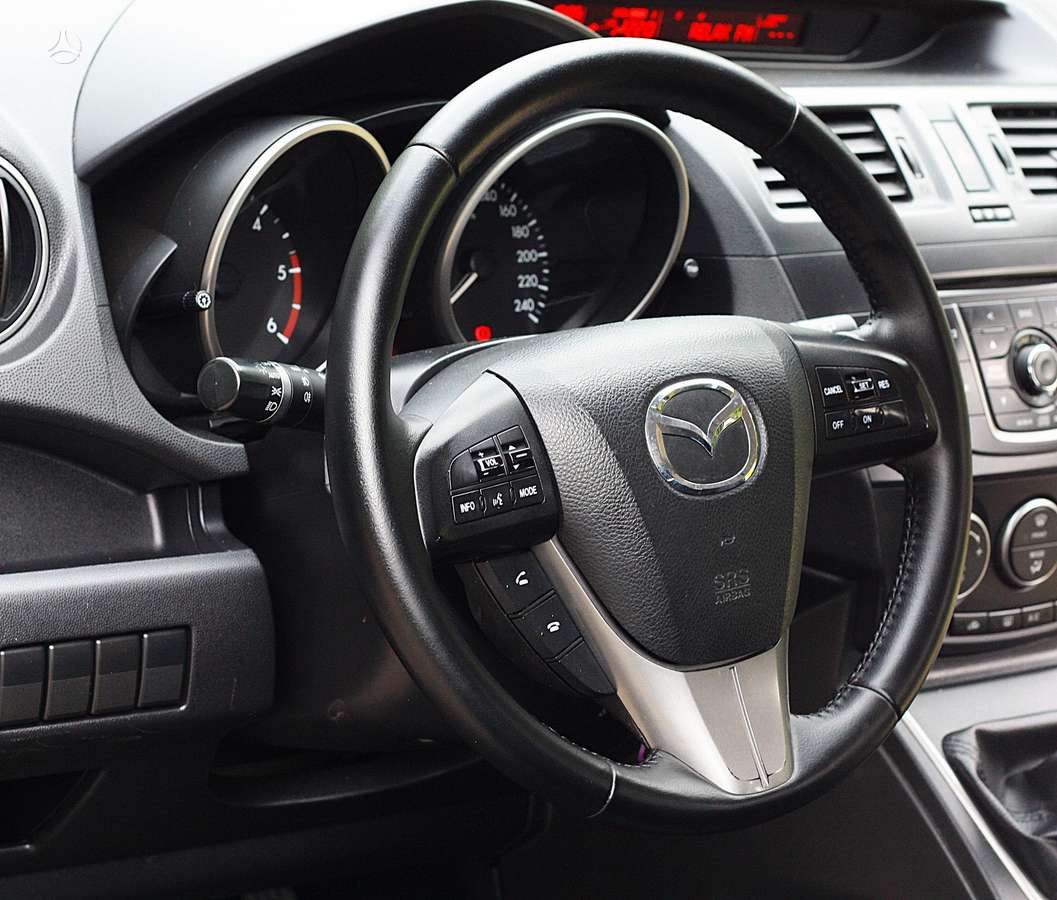 Mazda 5 2012 — photo 15