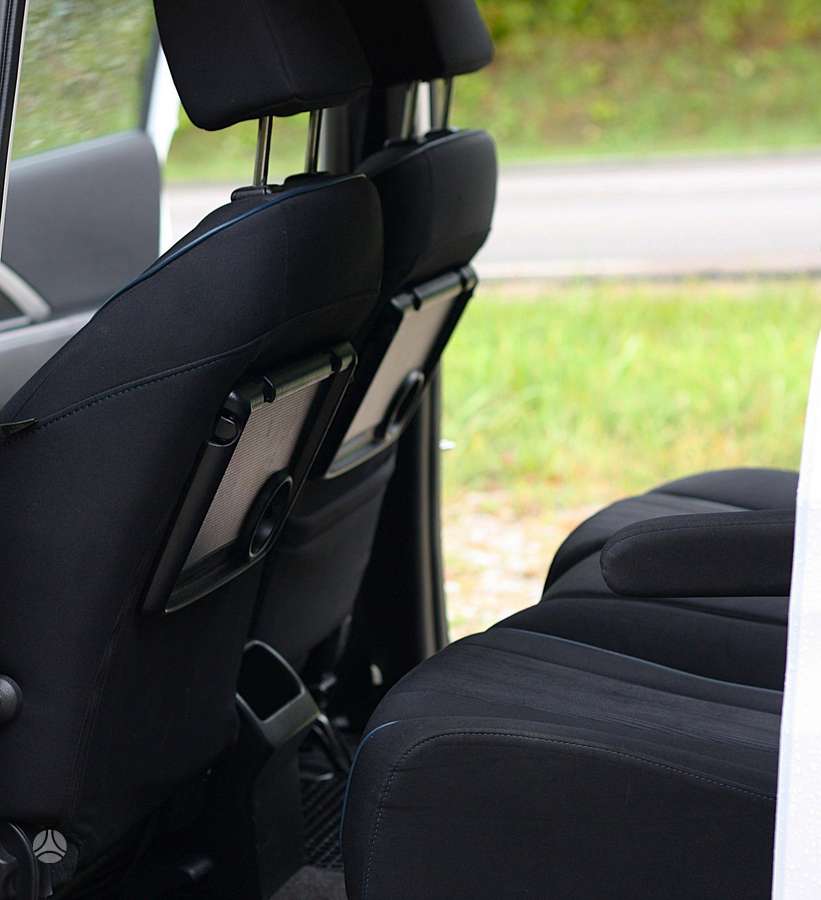 Mazda 5 2012 — photo 16