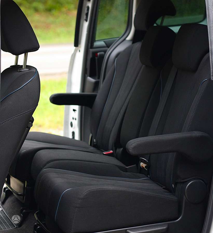 Mazda 5 2012 — photo 17