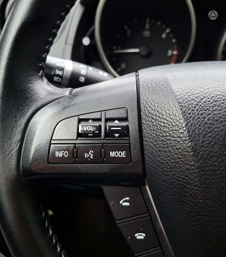 Mazda 5 2012 — photo 27
