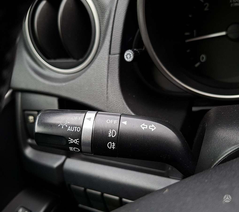 Mazda 5 2012 — photo 29
