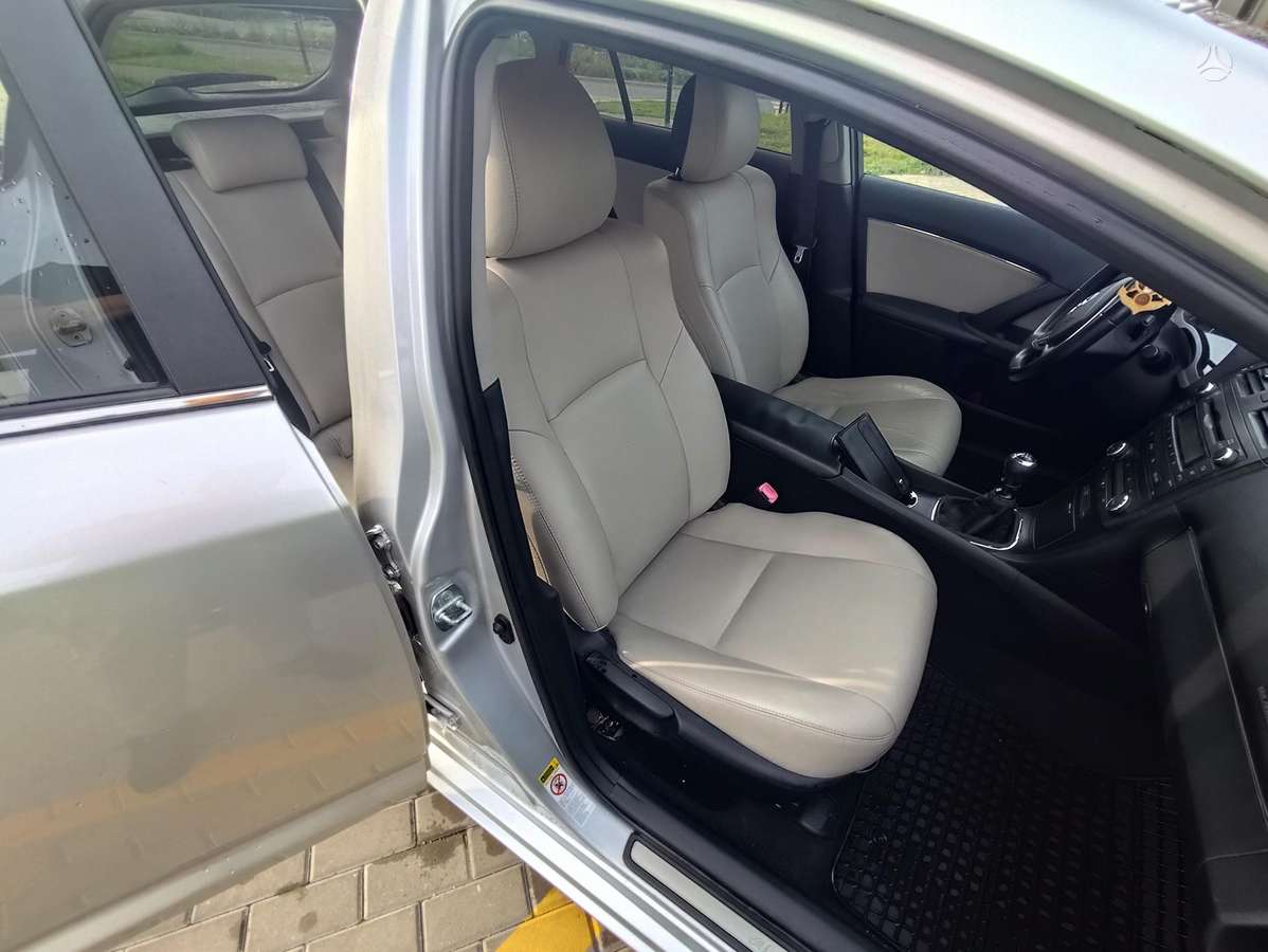 Toyota Avensis, 2009