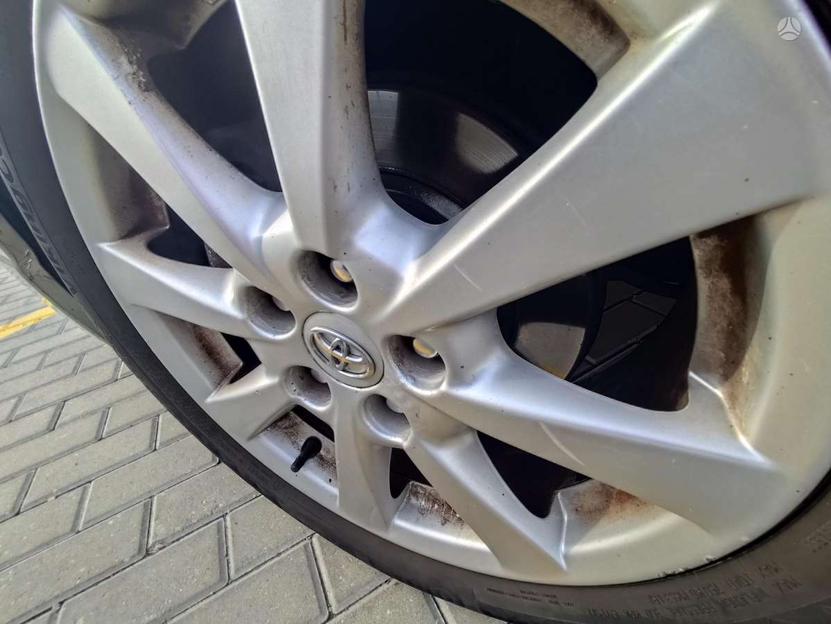 Toyota Avensis 2009 — photo 12