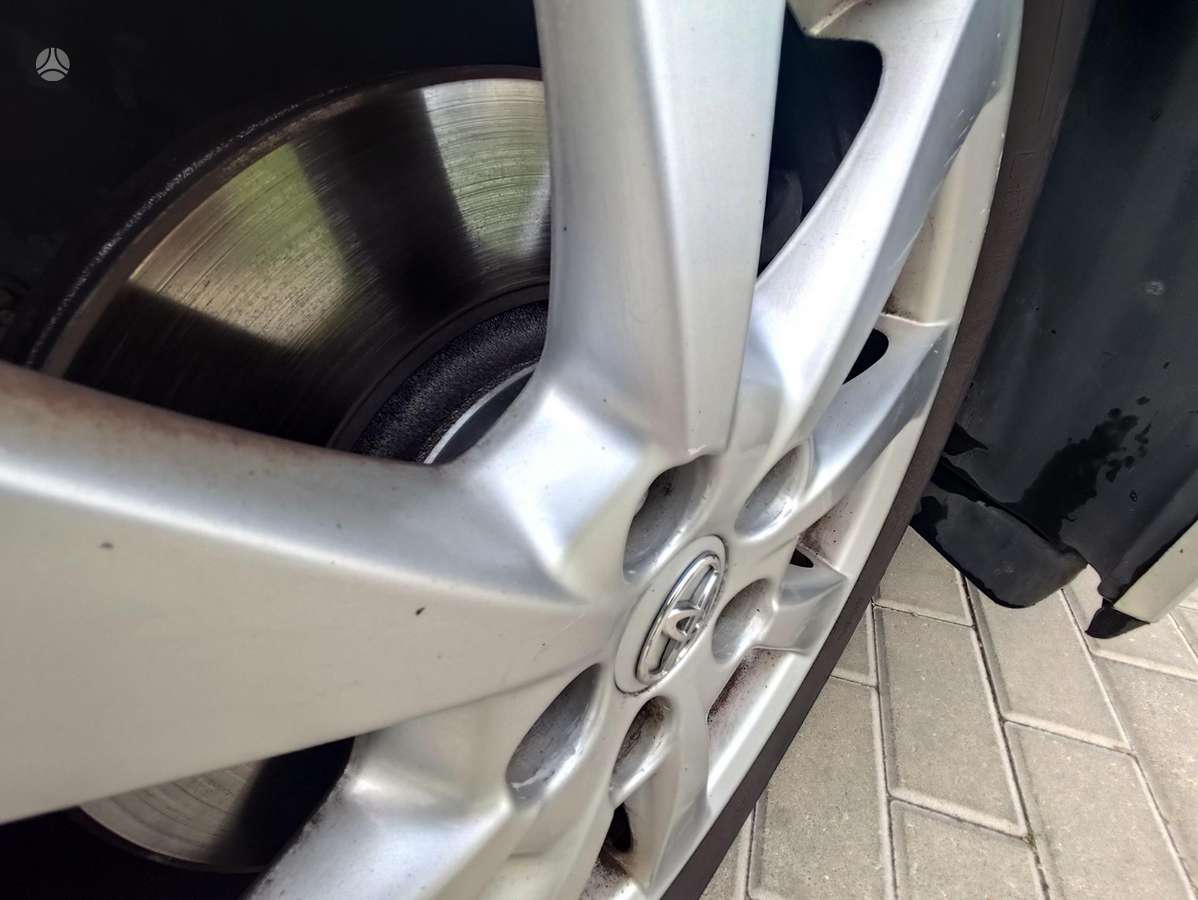 Toyota Avensis 2009 — photo 13
