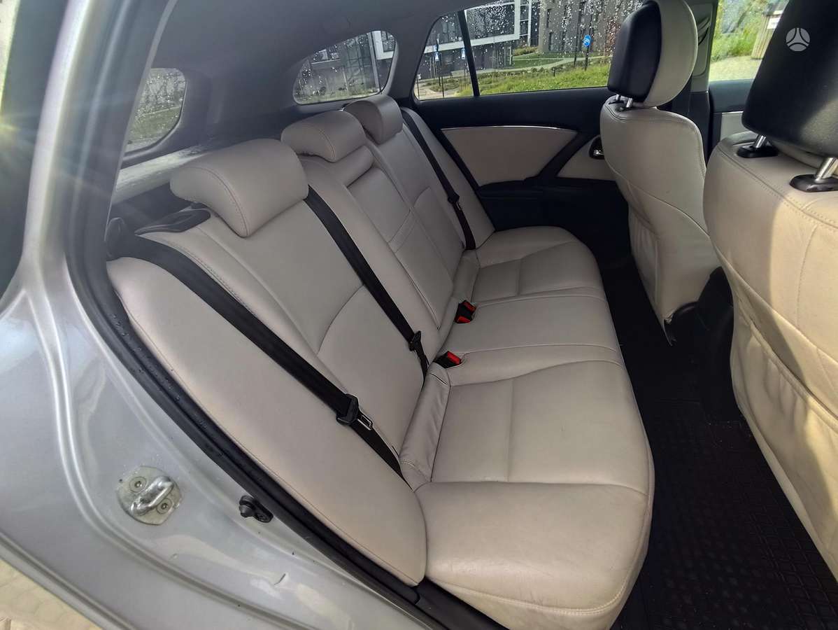 Toyota Avensis 2009 — photo 15