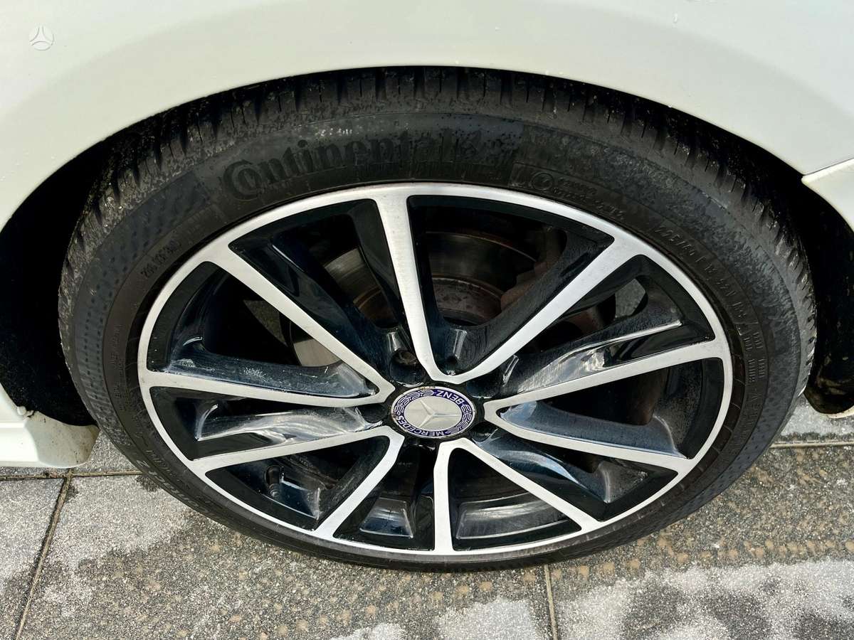 Mercedes-Benz B180 2013 — photo 11