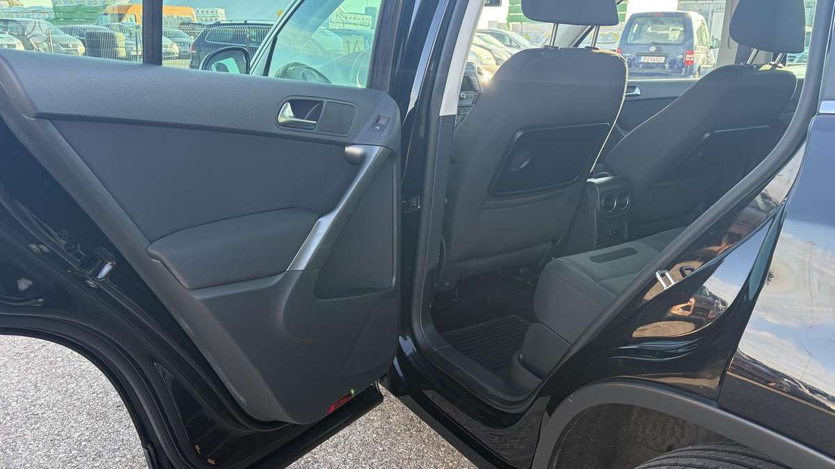 Volkswagen Tiguan 2009 — photo 14
