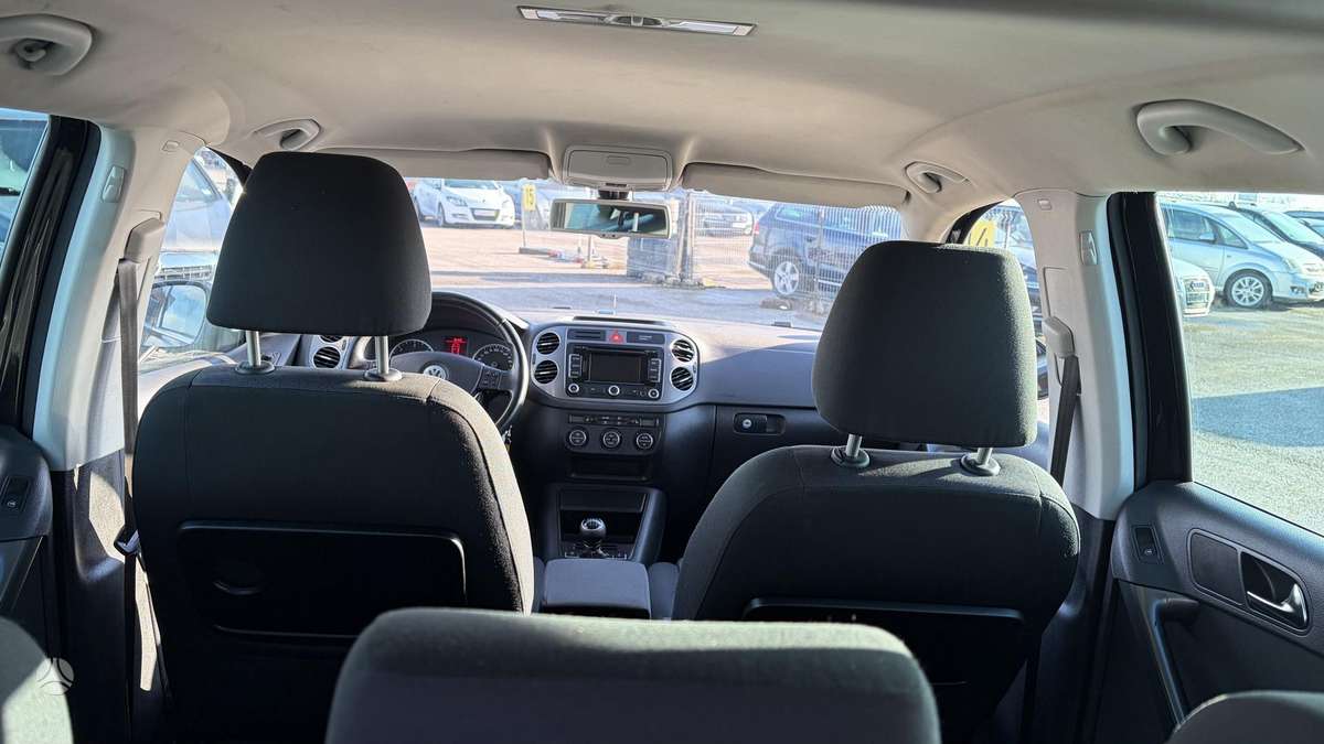 Volkswagen Tiguan 2009 — photo 16