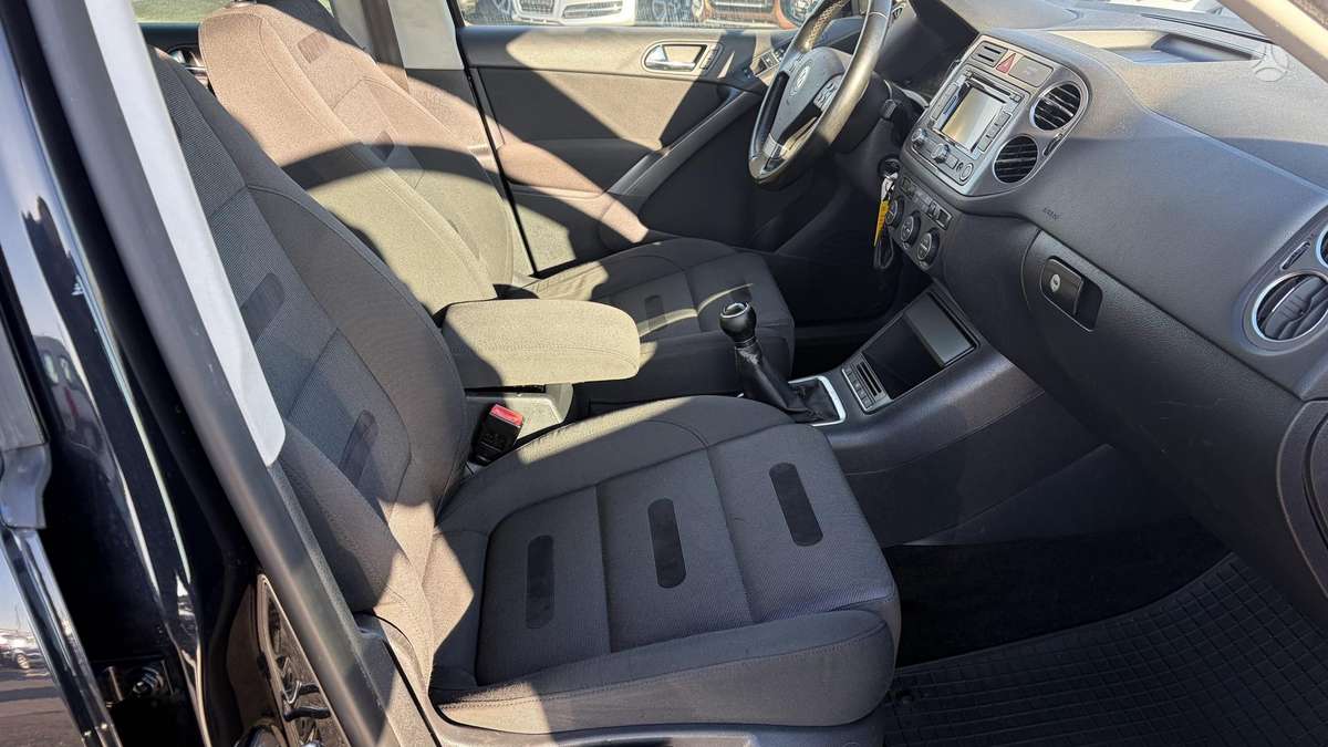 Volkswagen Tiguan 2009 — photo 18