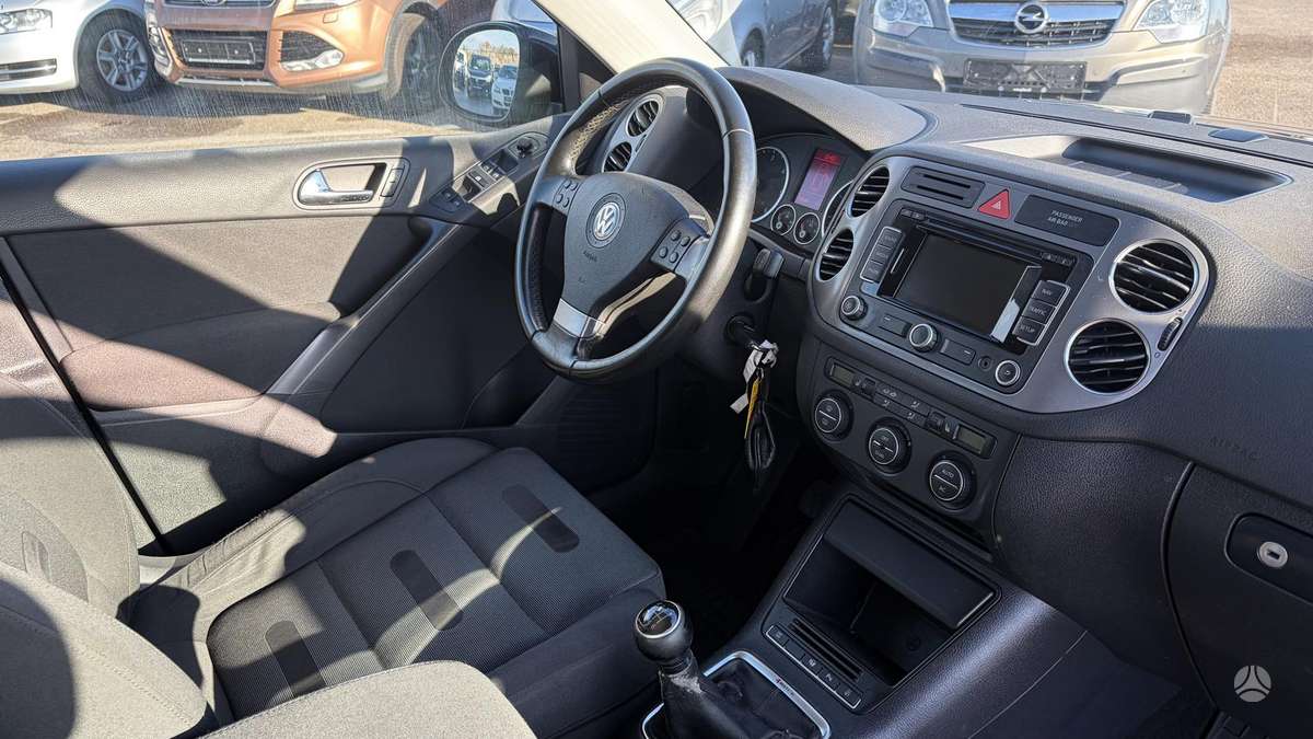 Volkswagen Tiguan 2009 — photo 19